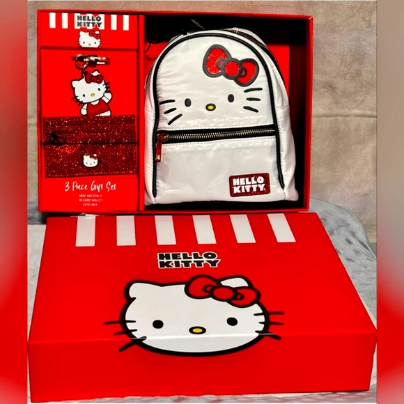 🆕Hello Kitty Set - Mini Backpack, Glitter Card Wallet And Keychain by Sanrio - Picture 1 of 4